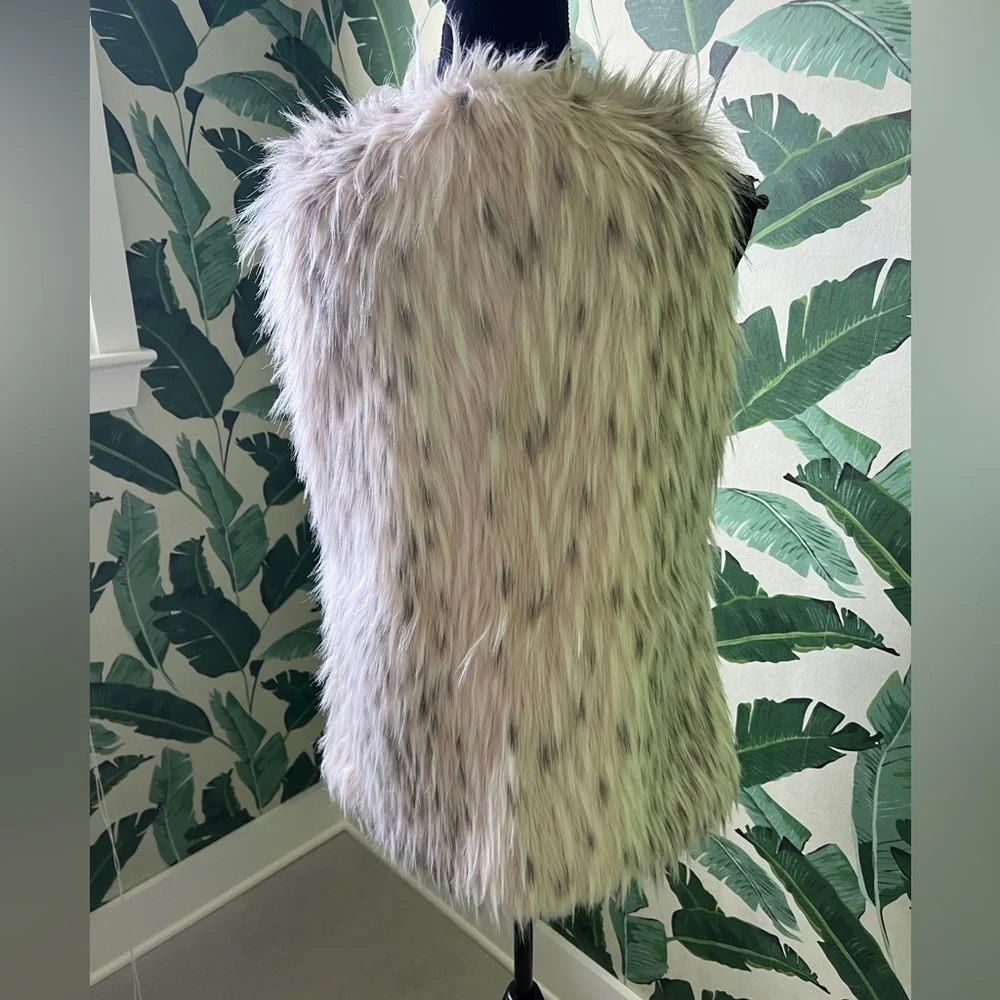 Atmosphere Women’s Cream Faux‎ Fur Vest 4 Small